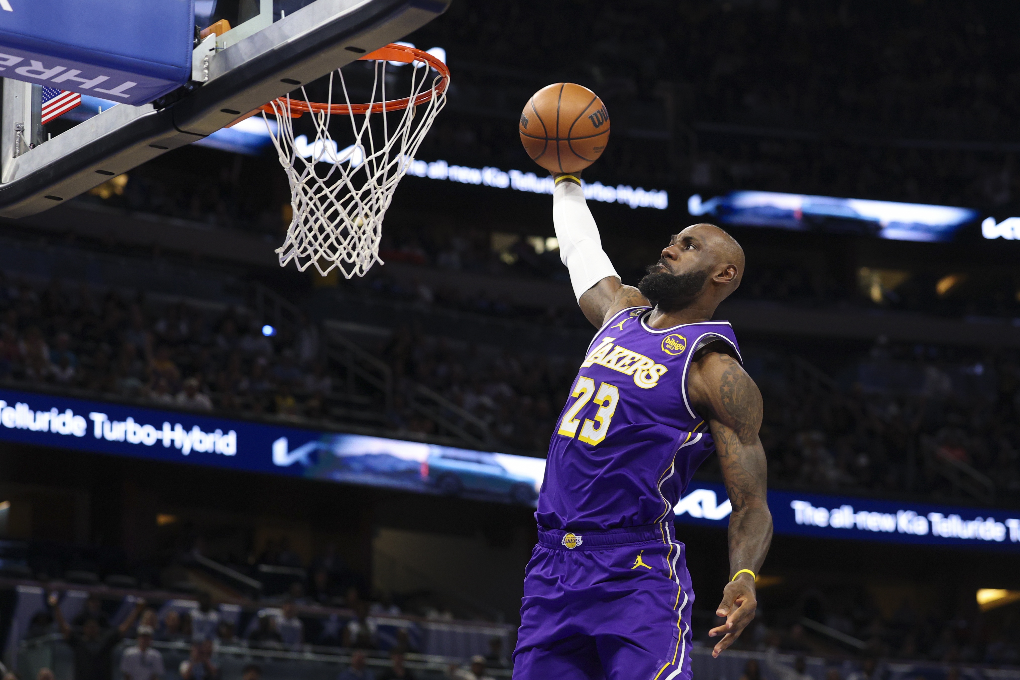 凯发k8国际-詹姆斯缺战雷霆！名记：湖人四天三赛 反正上也要输还不如休息！